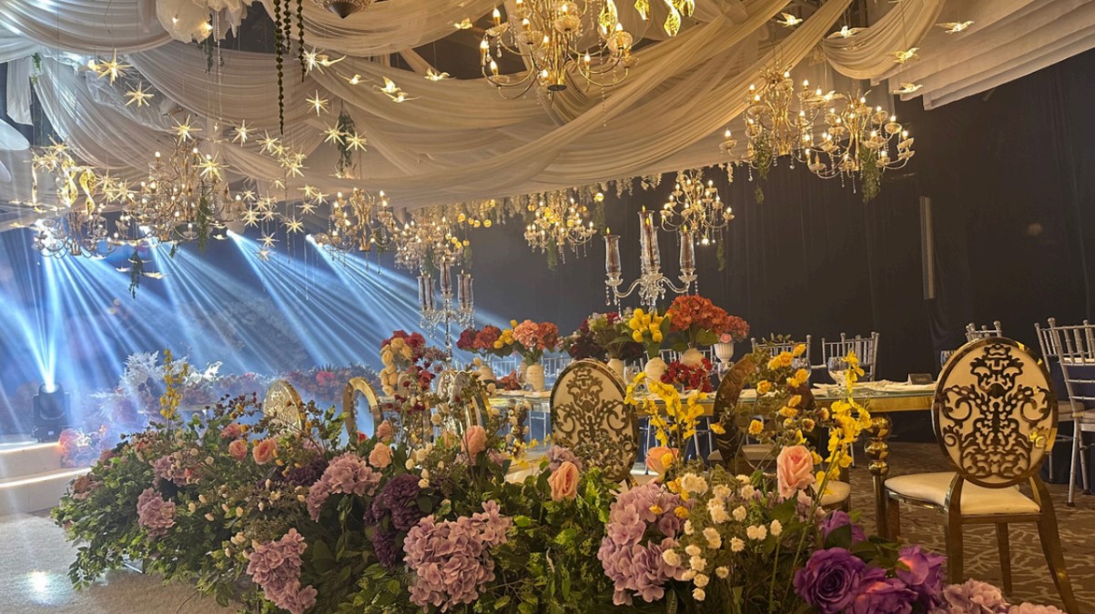 Candice Chair White and Gold